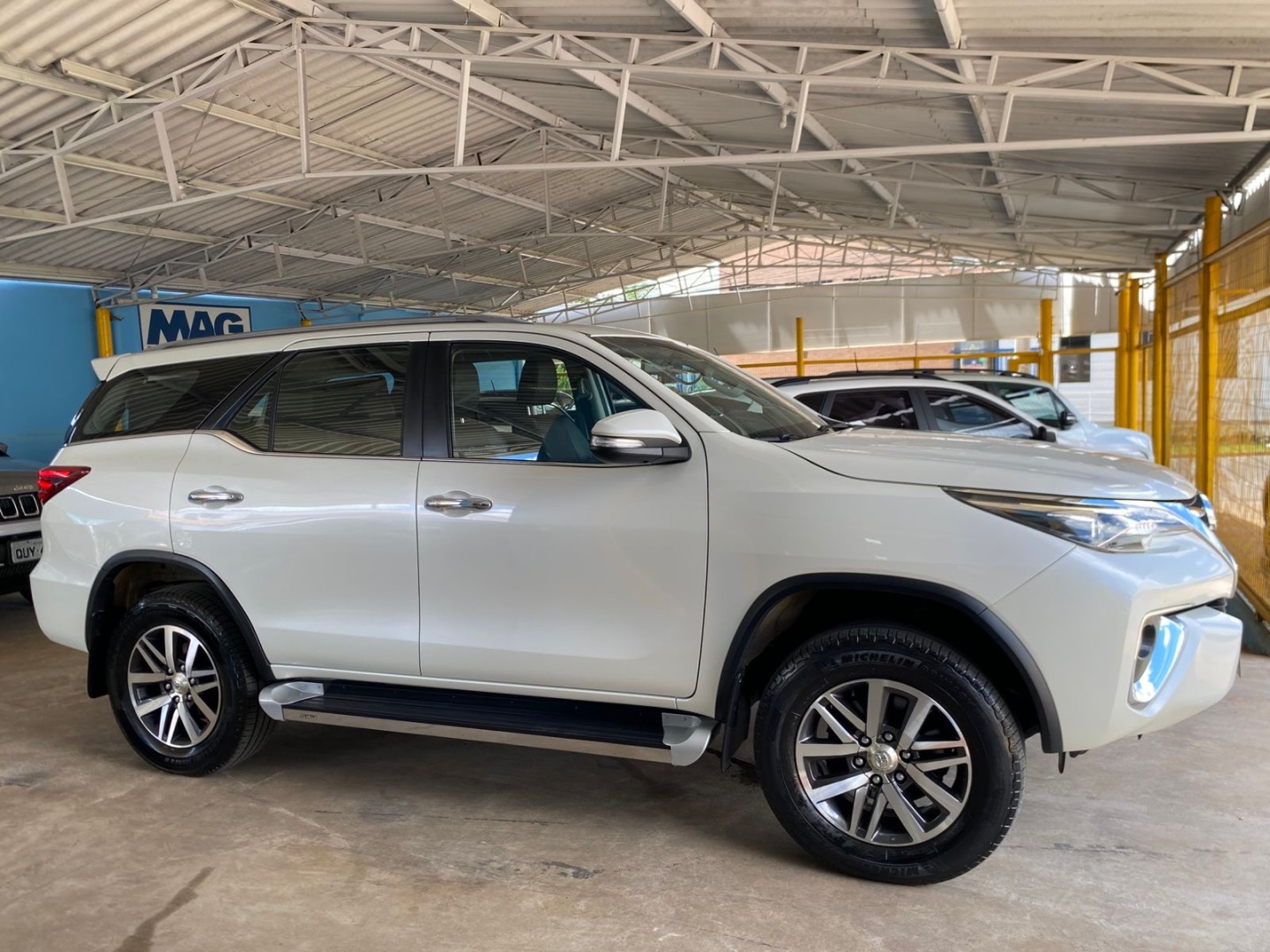 TOYOTA HILUX SW4