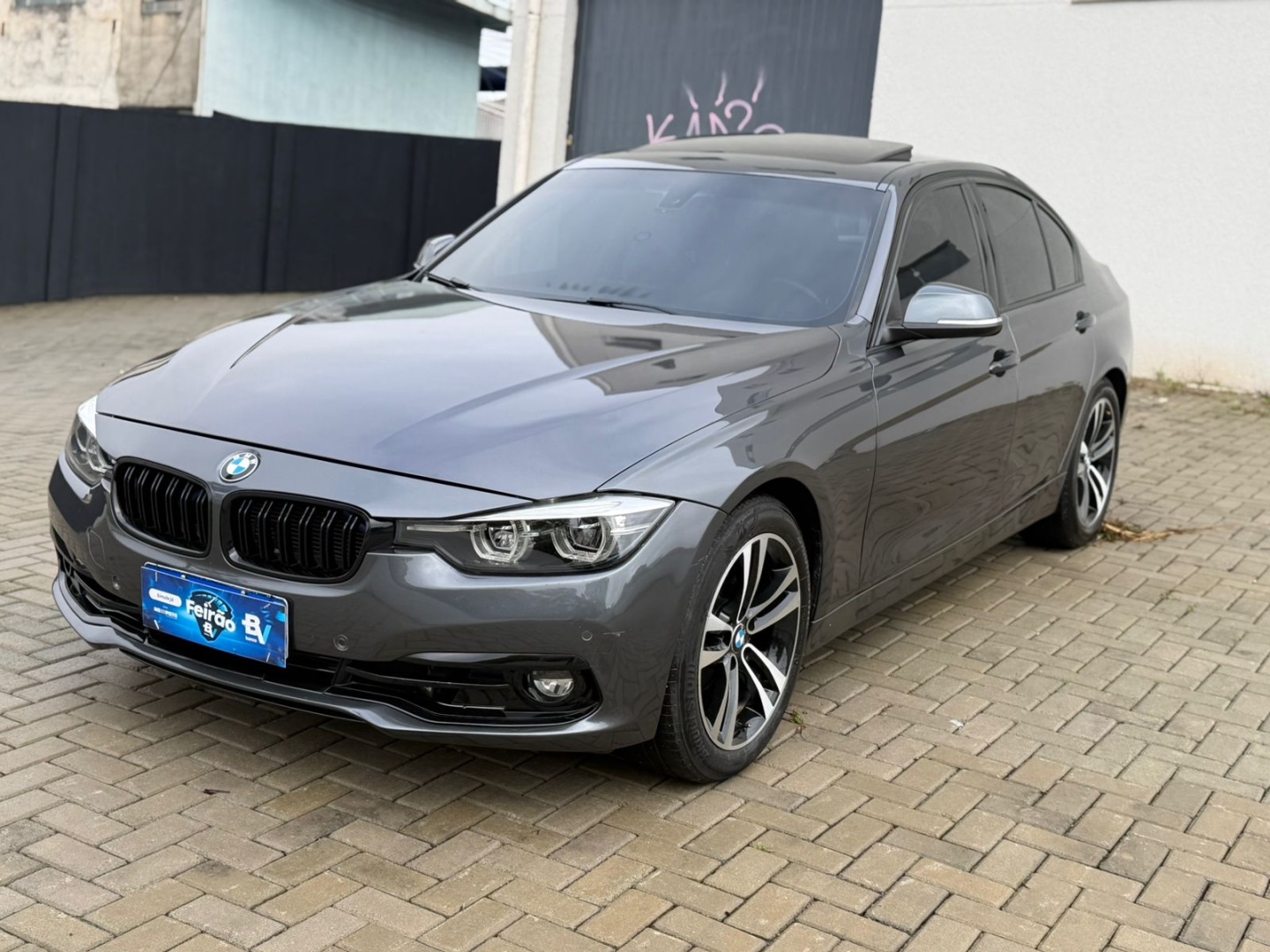 BMW 320i