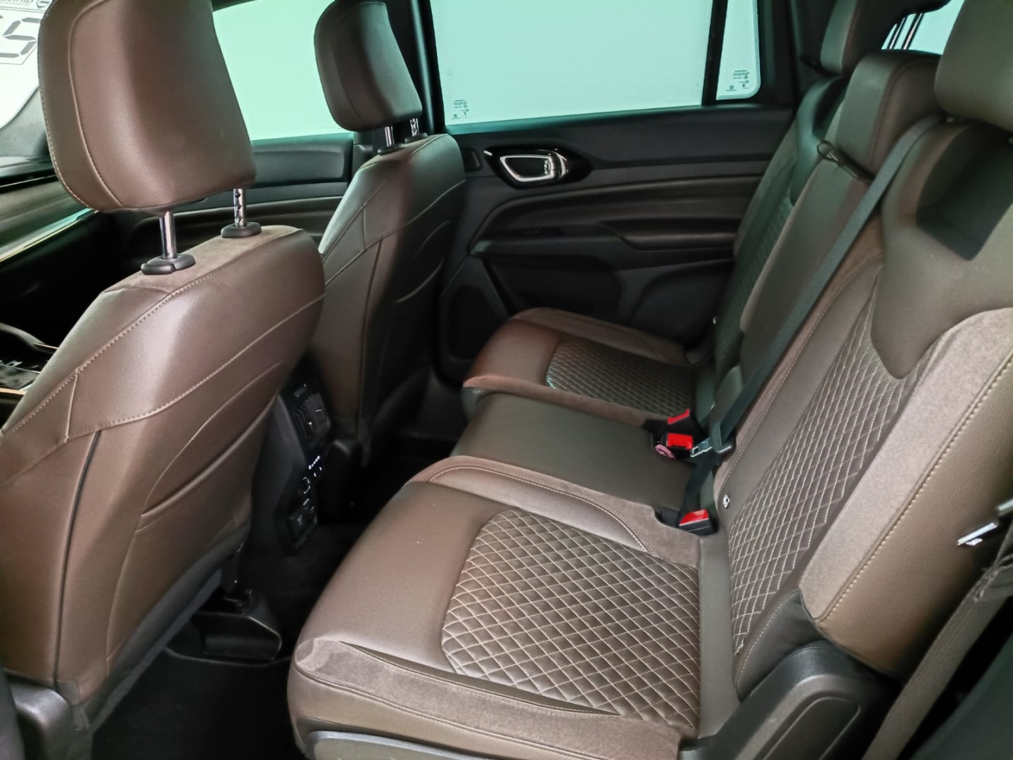 COMMANDER 1.3 T270 TURBO FLEX OVERLAND AT610