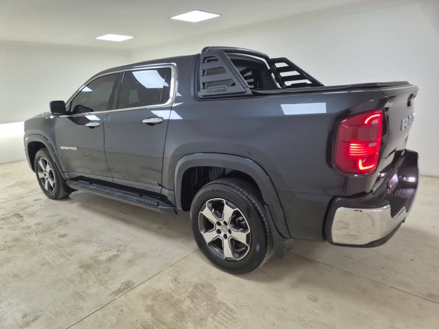 RAMPAGE 2.0 TURBO DIESEL LARAMIE 4X4 AUTOMÁTICO5