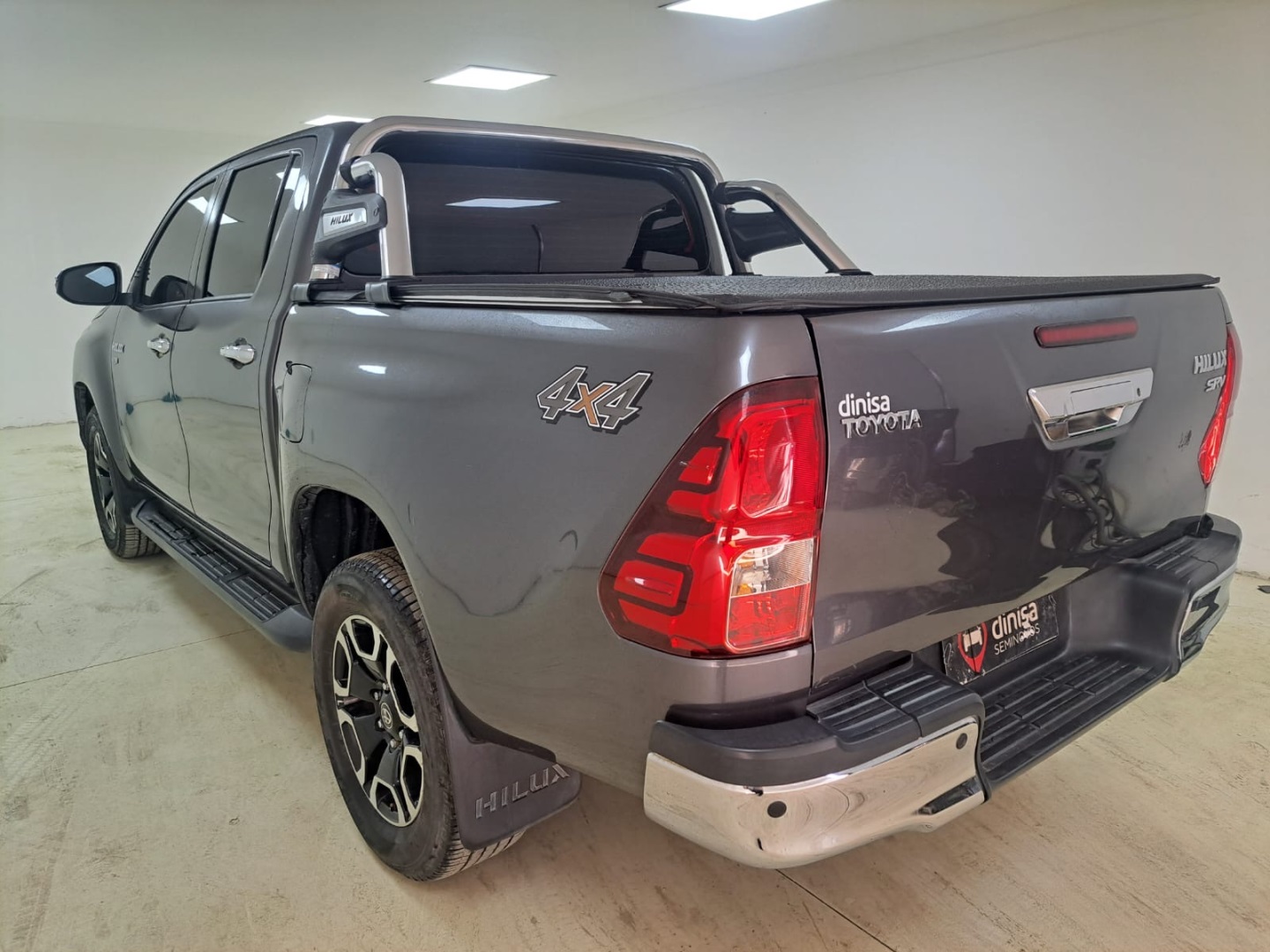 HILUX 2.8 D-4D TURBO DIESEL CD SRV 4X4 AUTOMÁTICO4