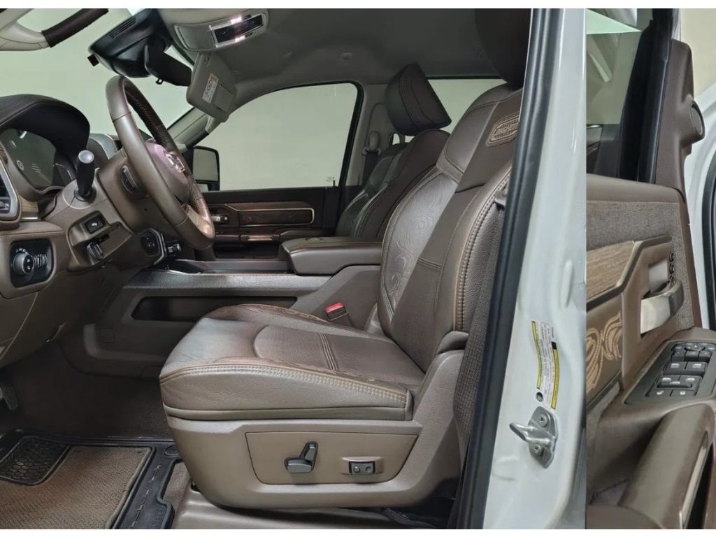 3500 6.7 I6 TURBO DIESEL LIMITED LONGHORN CD 4X4  AUTOMÁTICO9
