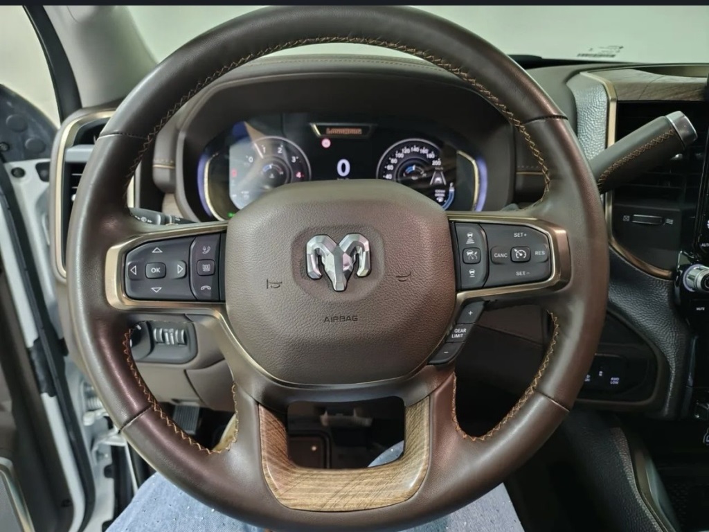 3500 6.7 I6 TURBO DIESEL LIMITED LONGHORN CD 4X4  AUTOMÁTICO13