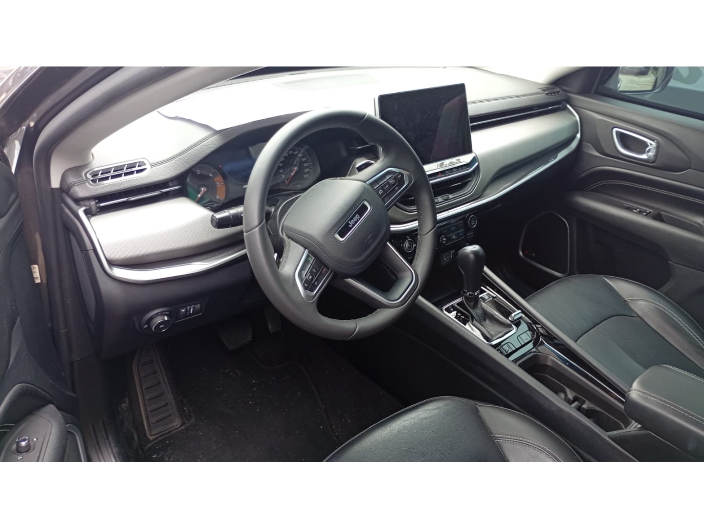COMPASS 2.0 TD350 TURBO DIESEL LONGITUDE AT95
