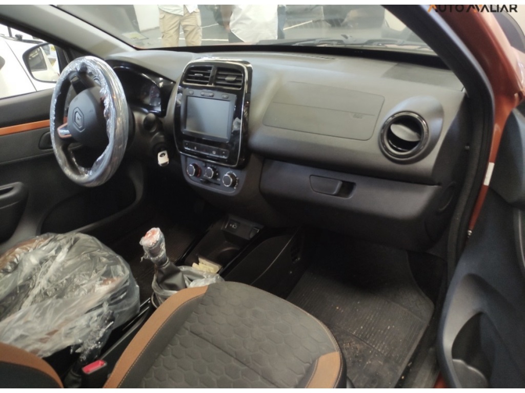 KWID 1.0 12V SCE FLEX OUTSIDER MANUAL5
