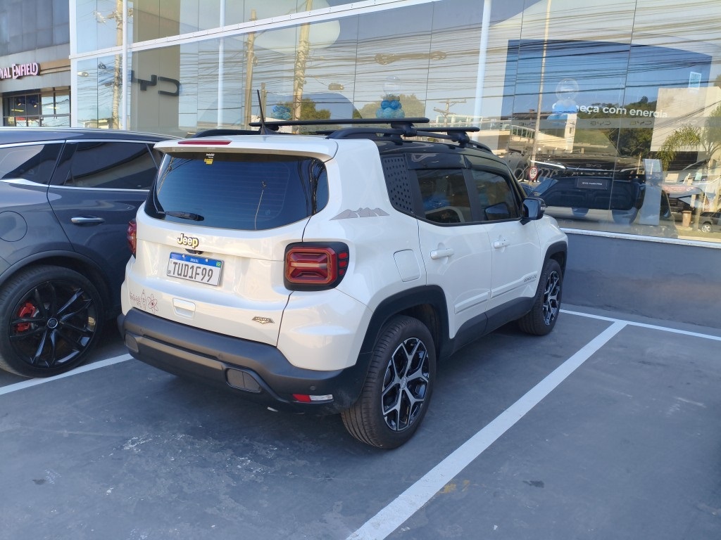 RENEGADE 1.3 T270 TURBO FLEX SAHARA AT62