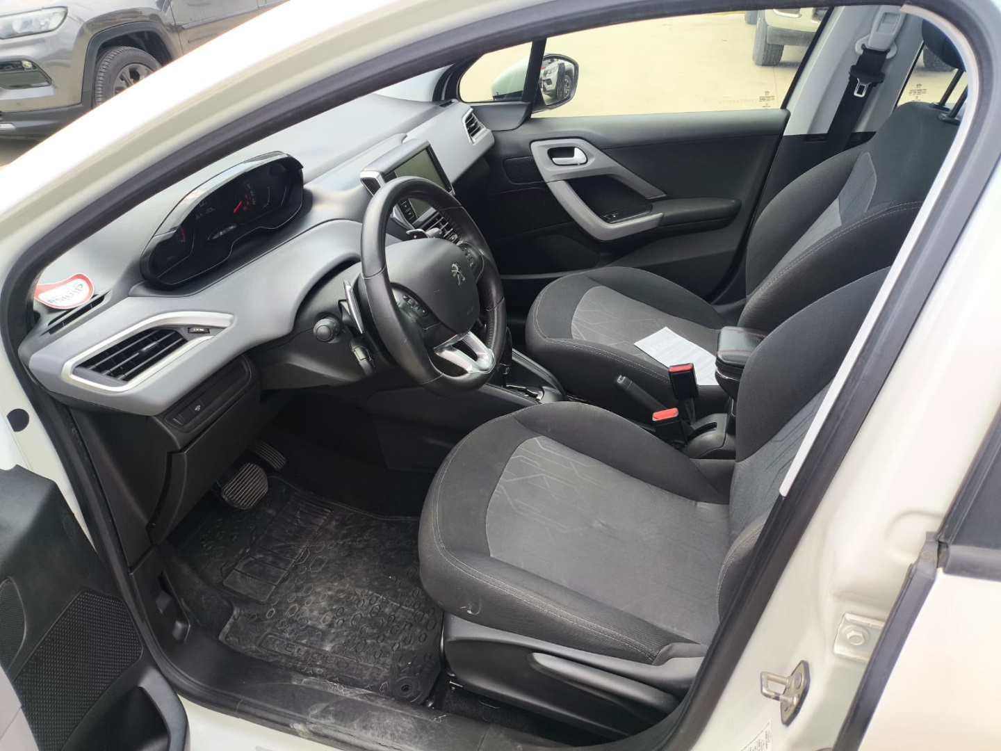 208 1.6 ALLURE 16V FLEX 4P AUTOMÁTICO9