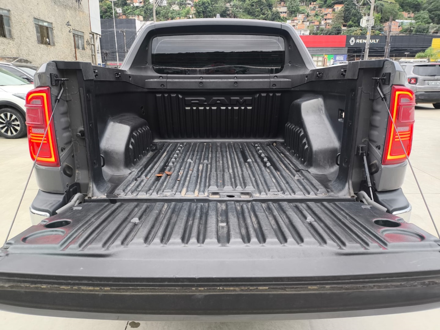 RAMPAGE 2.2 TURBO DIESEL LARAMIE 4X4 AUTOMÁTICO10