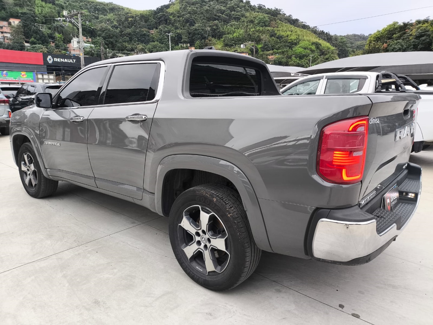 RAMPAGE 2.2 TURBO DIESEL LARAMIE 4X4 AUTOMÁTICO5