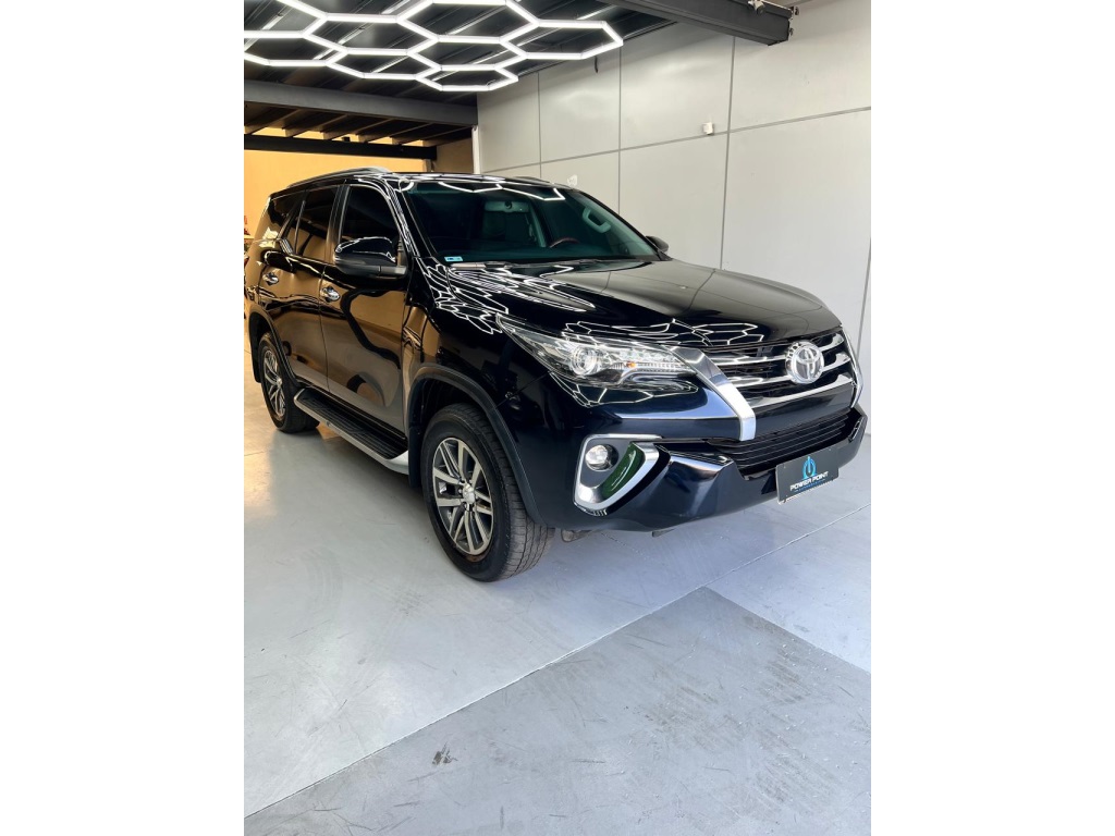 TOYOTA HILUX SW4