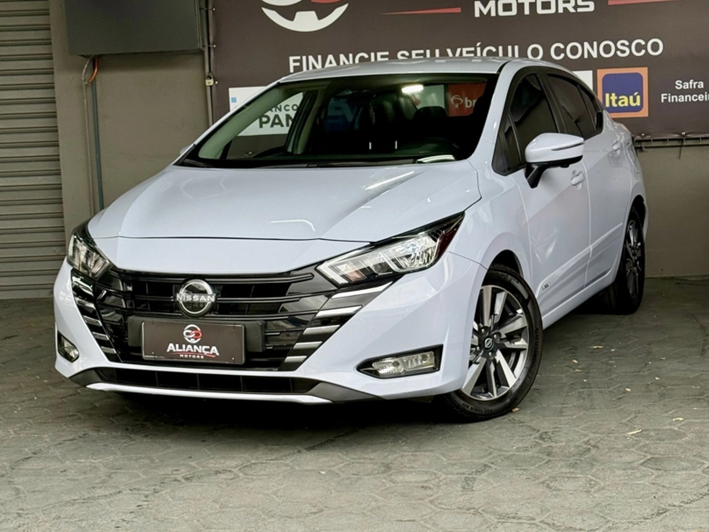 NISSAN VERSA