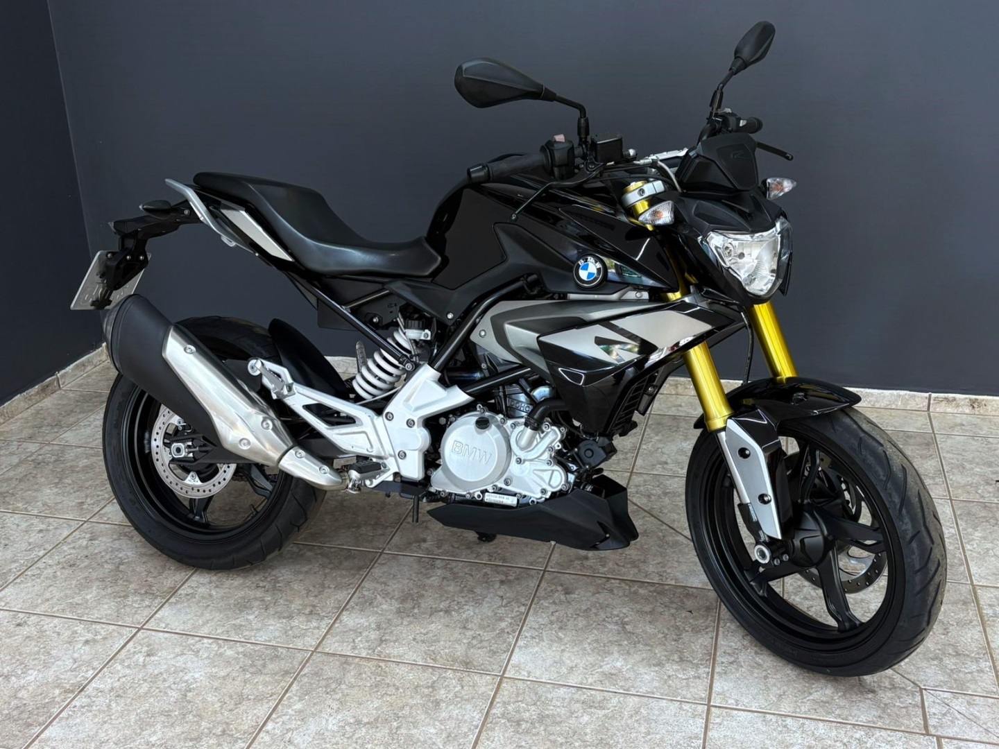 BMW G 310 R