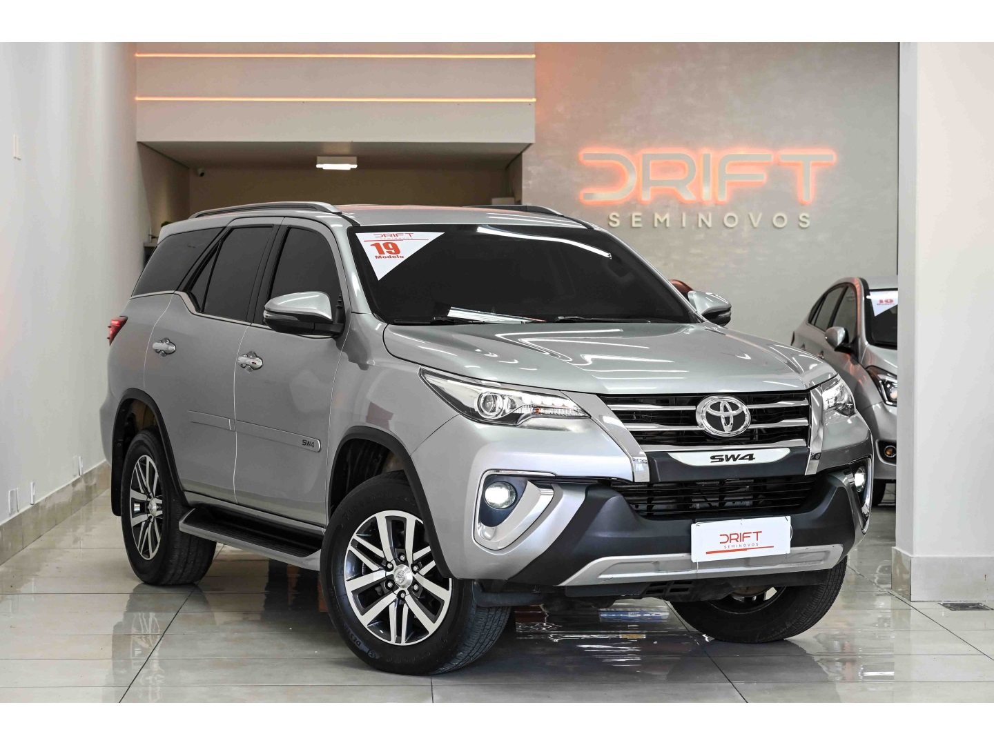 TOYOTA HILUX SW4