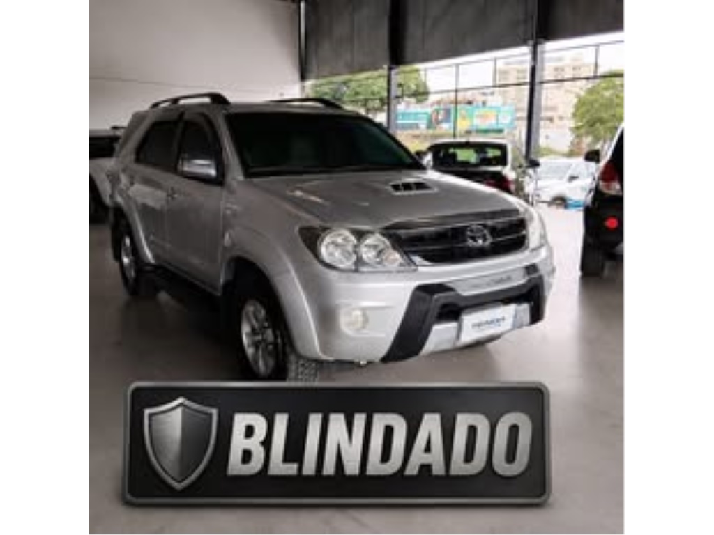 TOYOTA HILUX SW4