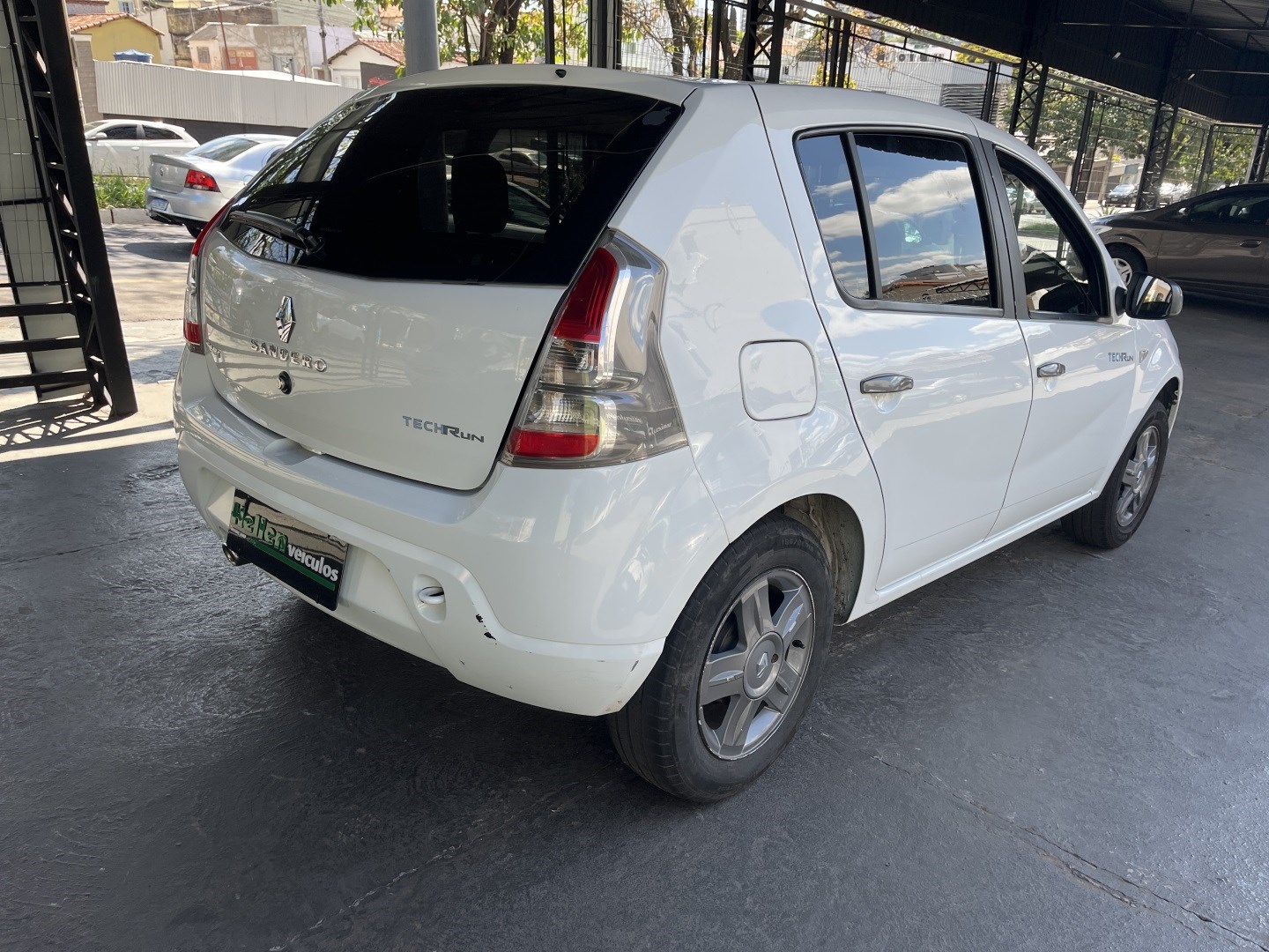 Imagem 3 de Renault SANDERO1.0 EXPRESSION 16V FLEX 4P MANUAL 2014