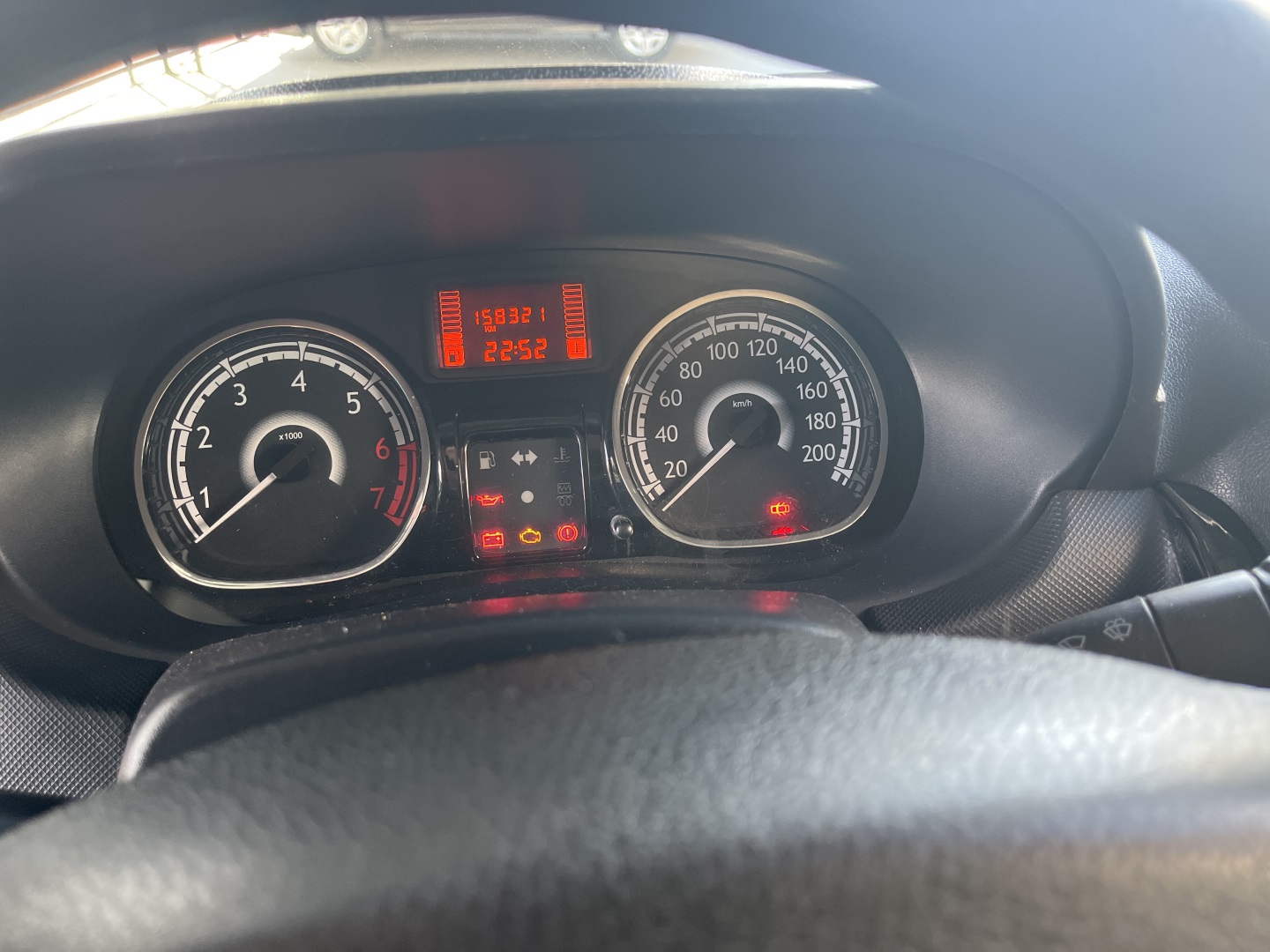 Imagem 11 de Renault SANDERO1.0 EXPRESSION 16V FLEX 4P MANUAL 2014