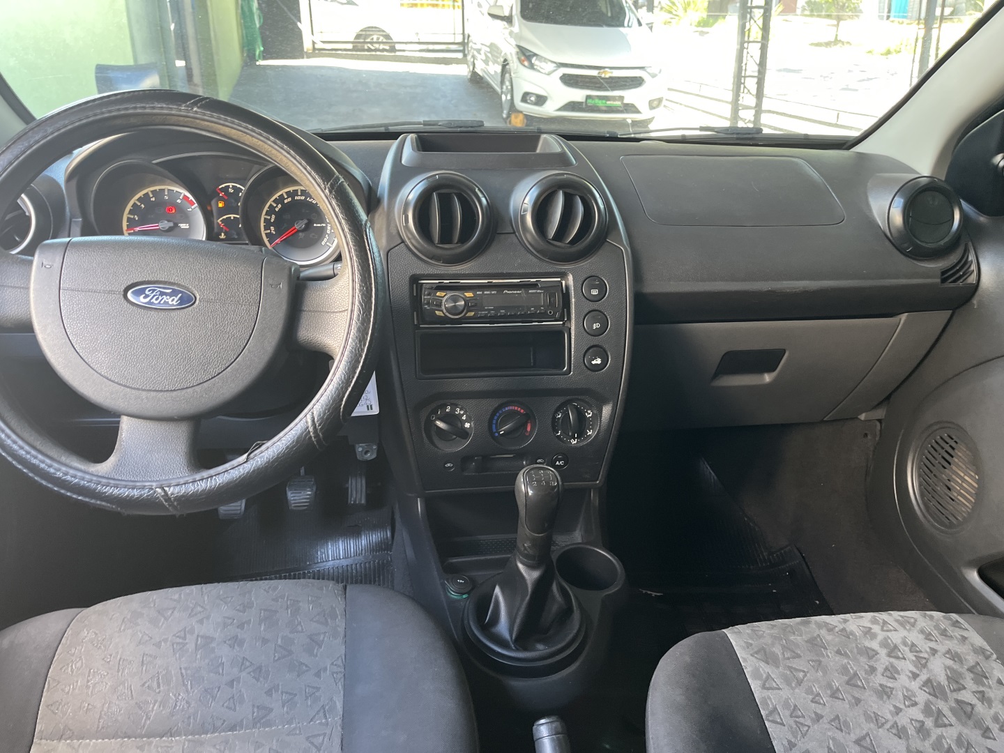 Imagem 12 de FORD FIESTA1.0 ROCAM SEDAN 8V FLEX 4P MANUAL 2012