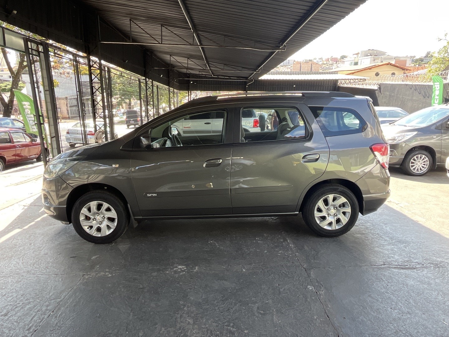 Imagem 3 de CHEVROLET SPIN1.8 LTZ 8V FLEX 4P MANUAL 2013