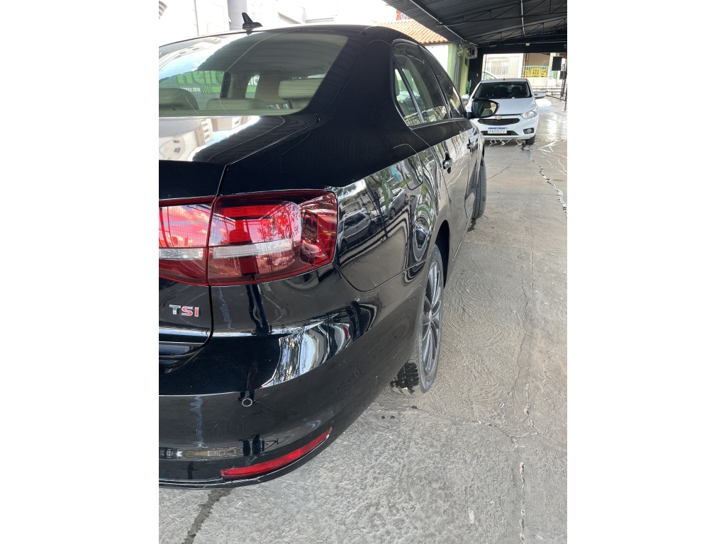 Imagem 6 de VOLKSWAGEN JETTA1.4 16V TSI COMFORTLINE GASOLINA 4P TIPTRONIC 2016