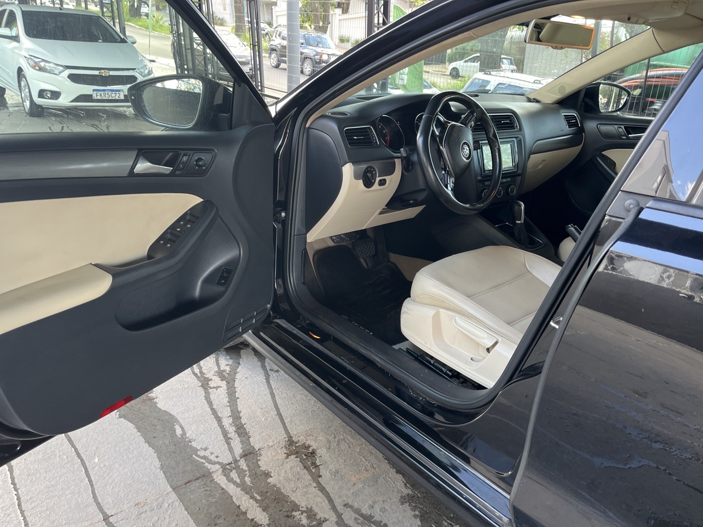 Imagem 9 de VOLKSWAGEN JETTA1.4 16V TSI COMFORTLINE GASOLINA 4P TIPTRONIC 2016