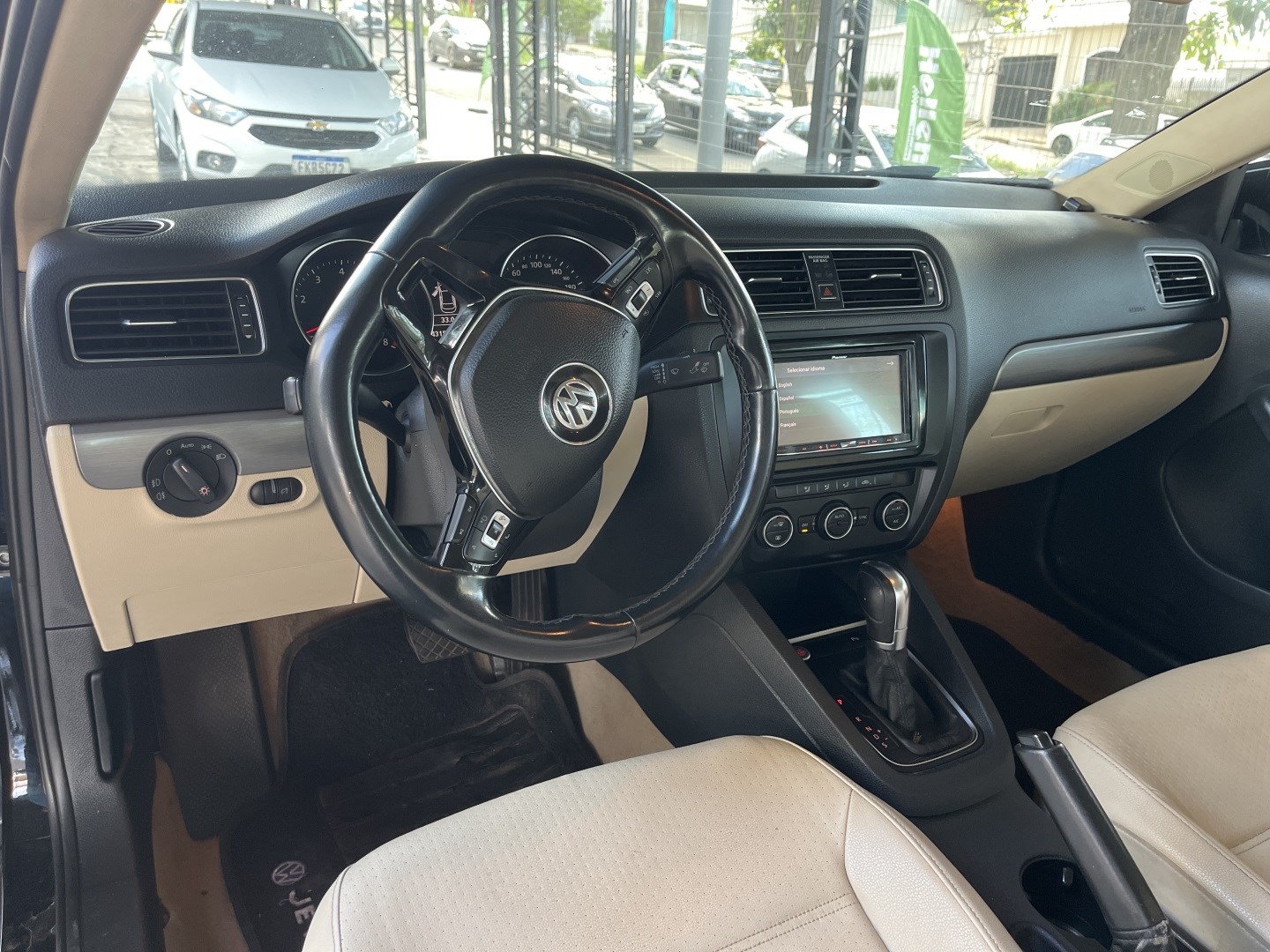 Imagem 11 de VOLKSWAGEN JETTA1.4 16V TSI COMFORTLINE GASOLINA 4P TIPTRONIC 2016