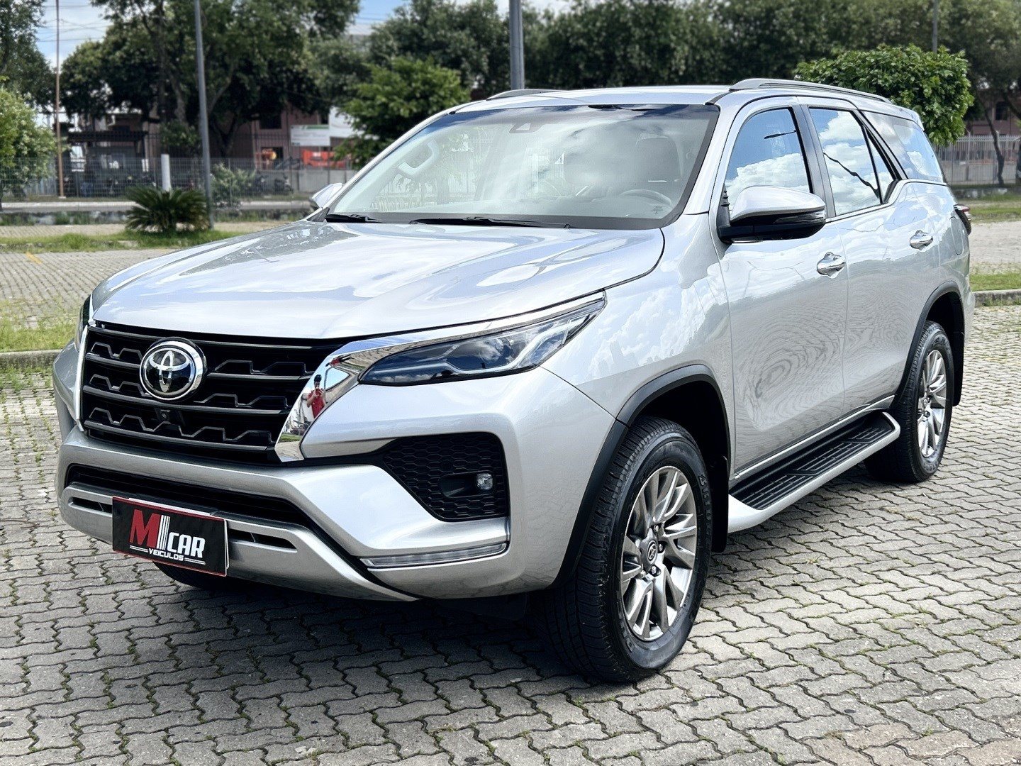 TOYOTA HILUX SW4