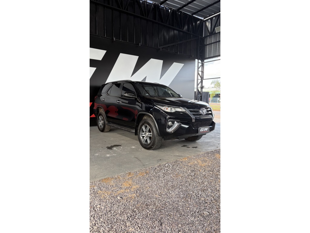 TOYOTA HILUX SW4