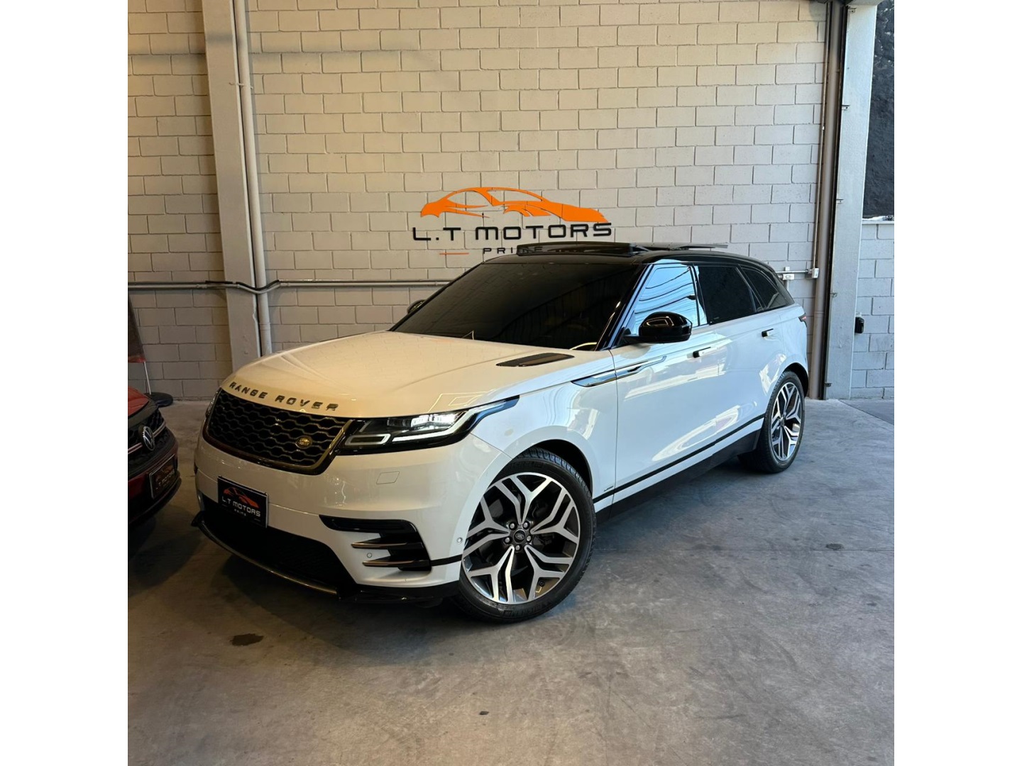 LAND ROVER RANGE ROVER VELAR