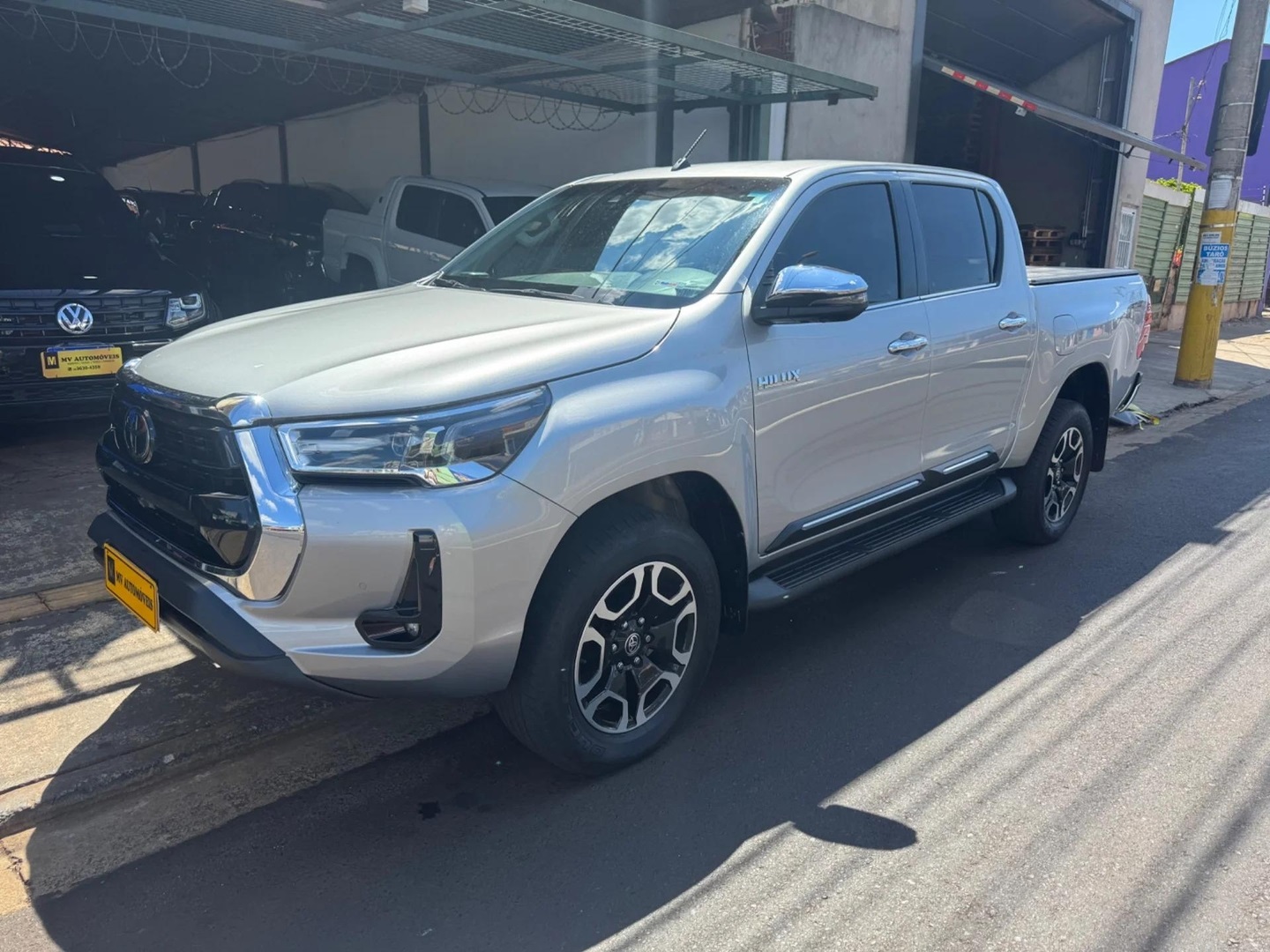 TOYOTA HILUX
