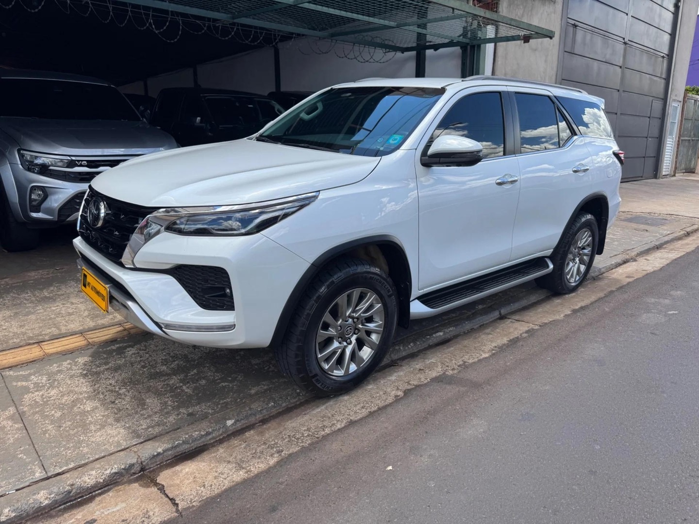 TOYOTA HILUX SW4