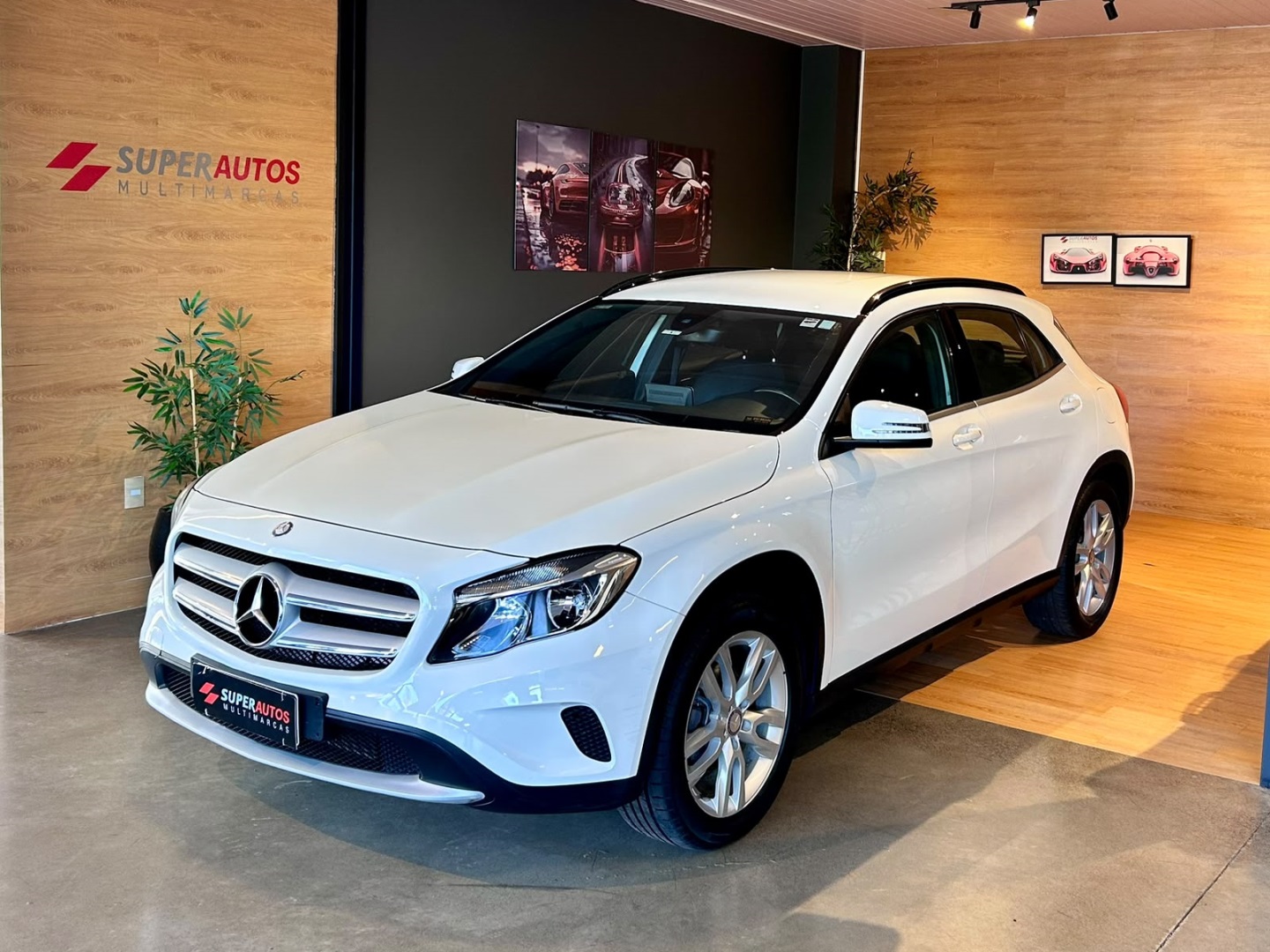 MERCEDES-BENZ GLA 200