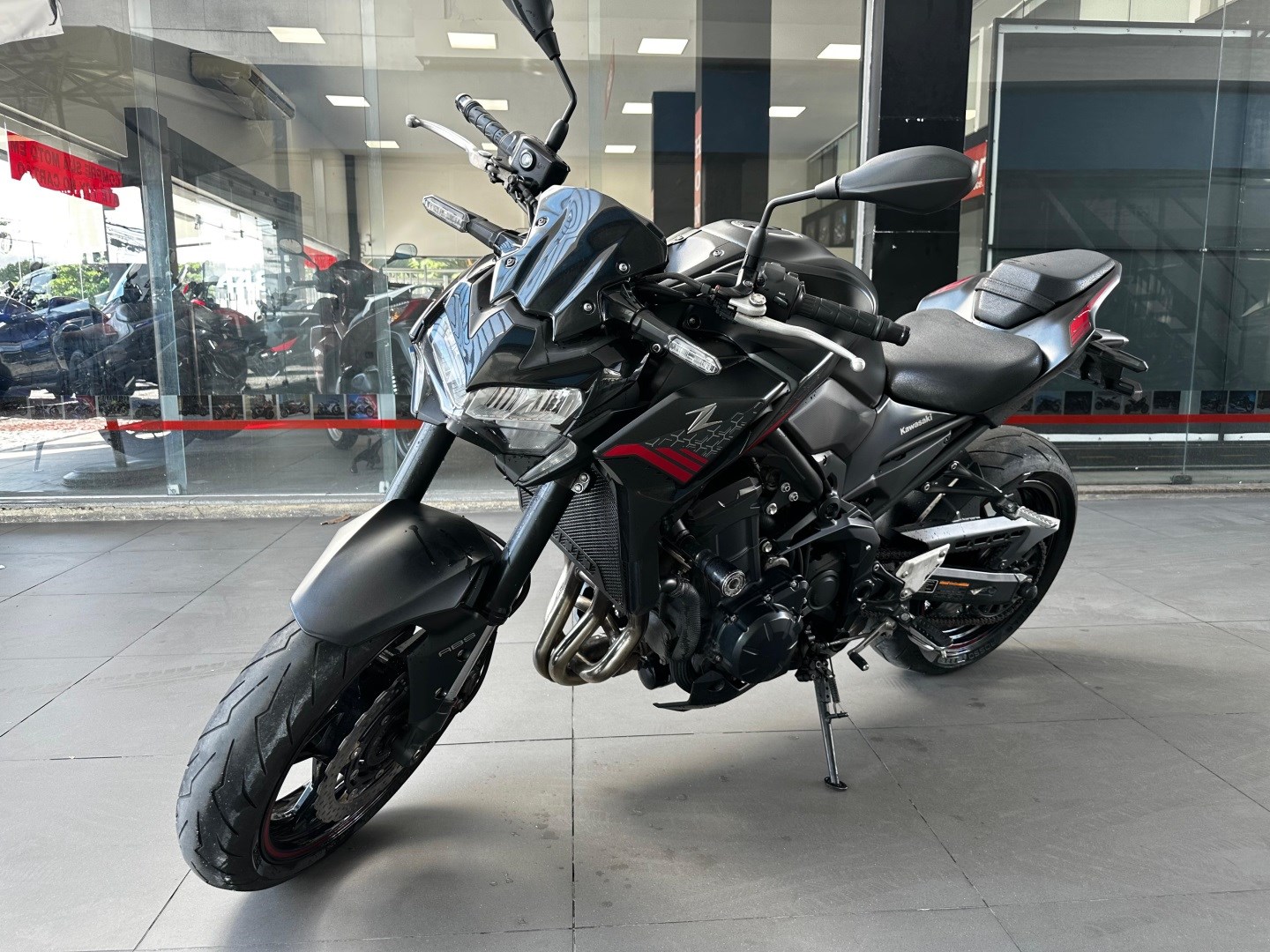 KAWASAKI Z900