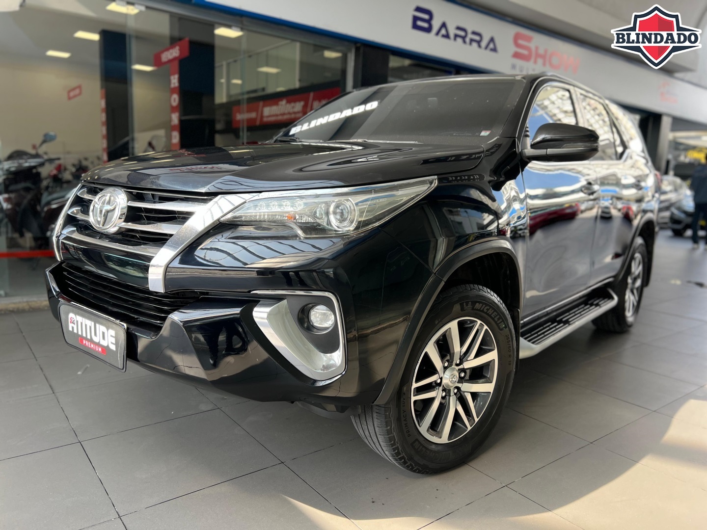 TOYOTA HILUX SW4
