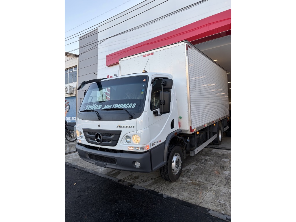 MERCEDES-BENZ ACCELO