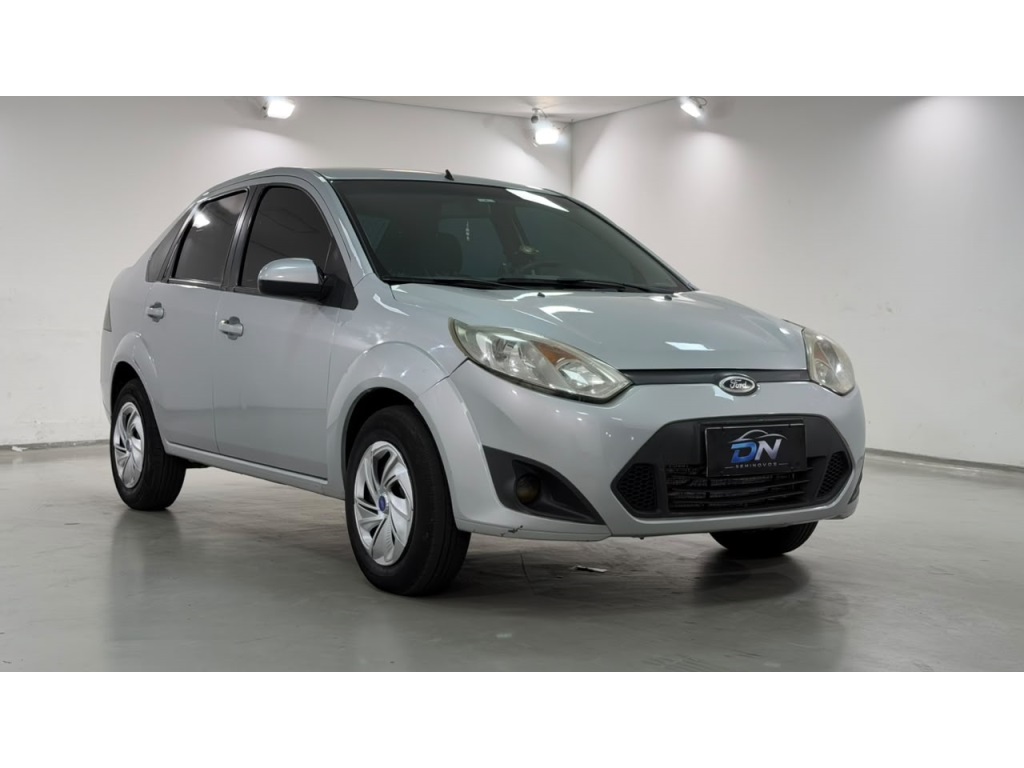 FORD FIESTA 1.6 ROCAM SEDAN 8V FLEX 4P MANUAL