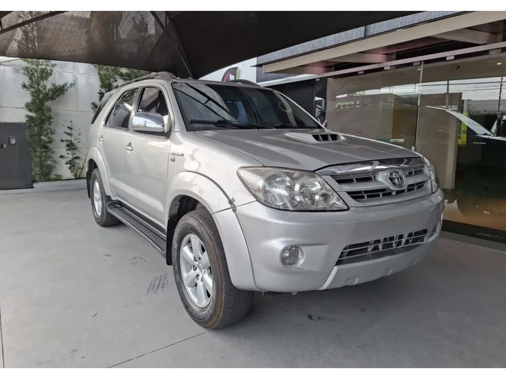 TOYOTA HILUX SW4