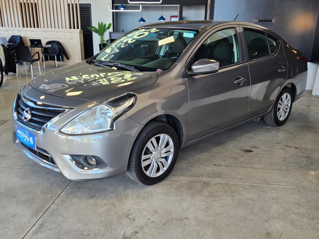 NISSAN VERSA