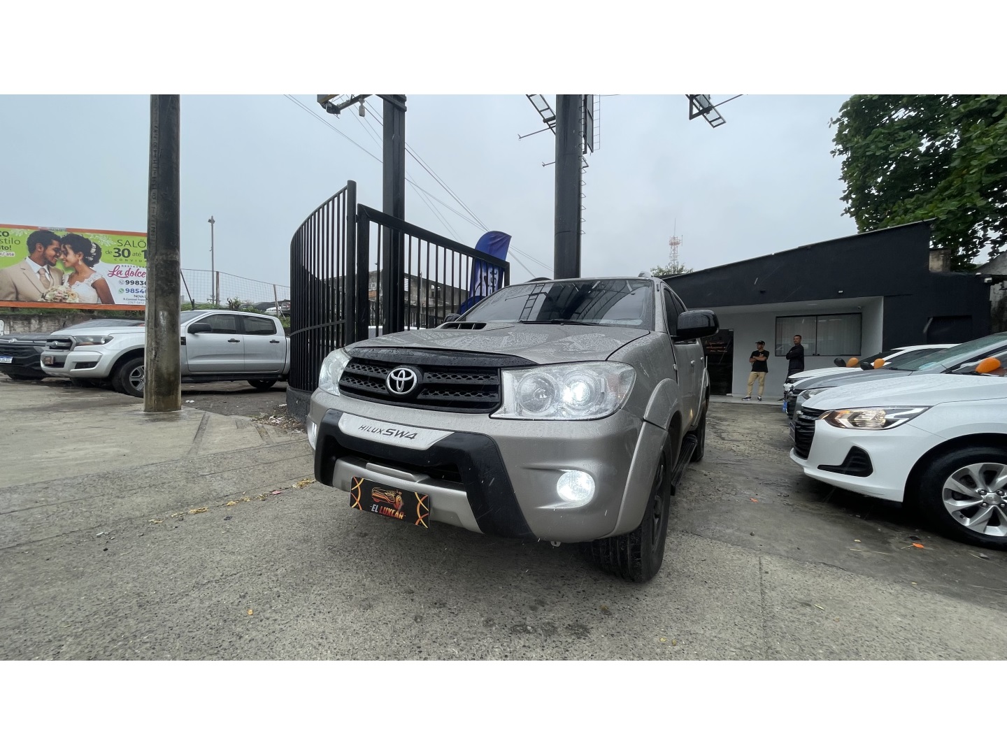 TOYOTA HILUX SW4