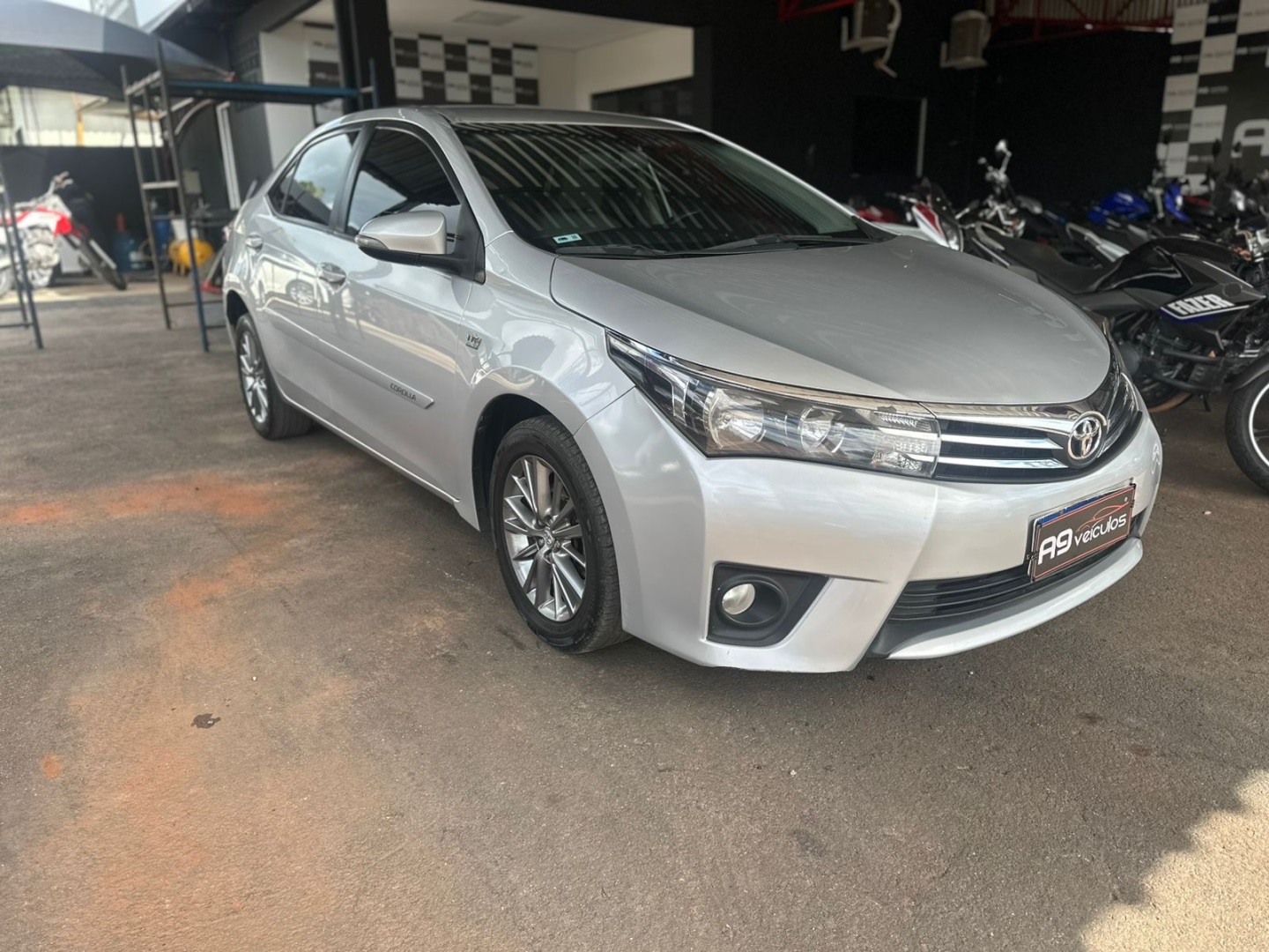 TOYOTA COROLLA