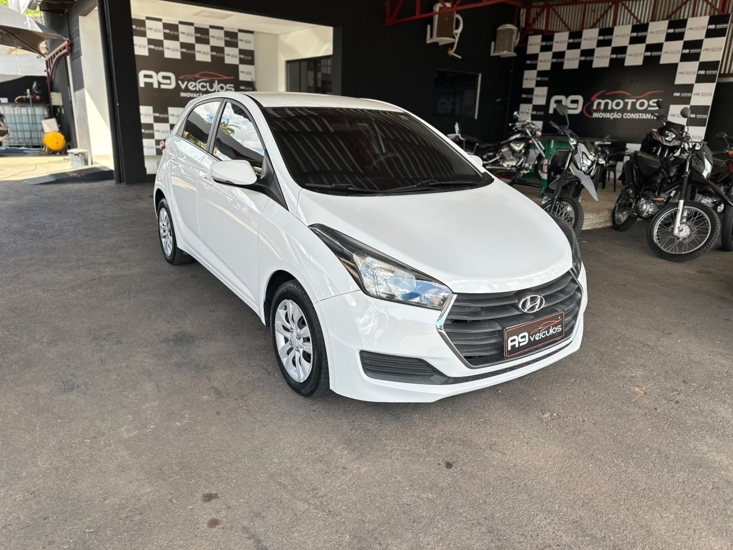 HYUNDAI HB20