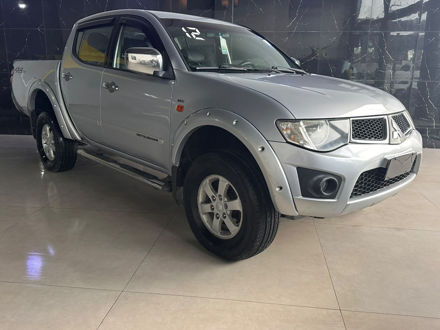 MITSUBISHI L200 TRITON