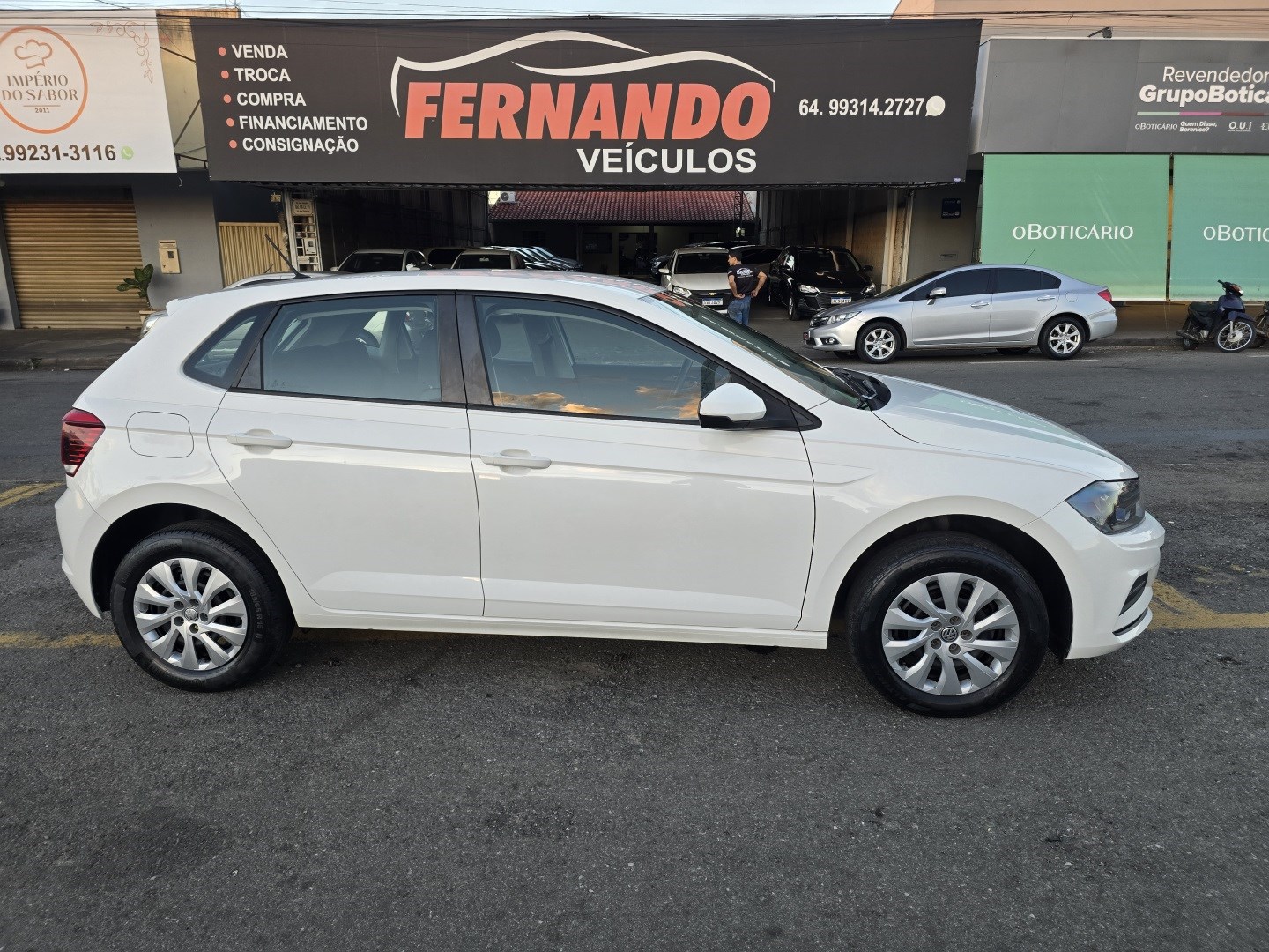 VOLKSWAGEN POLO