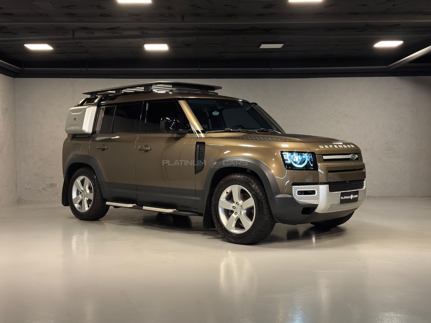 LAND ROVER DEFENDER