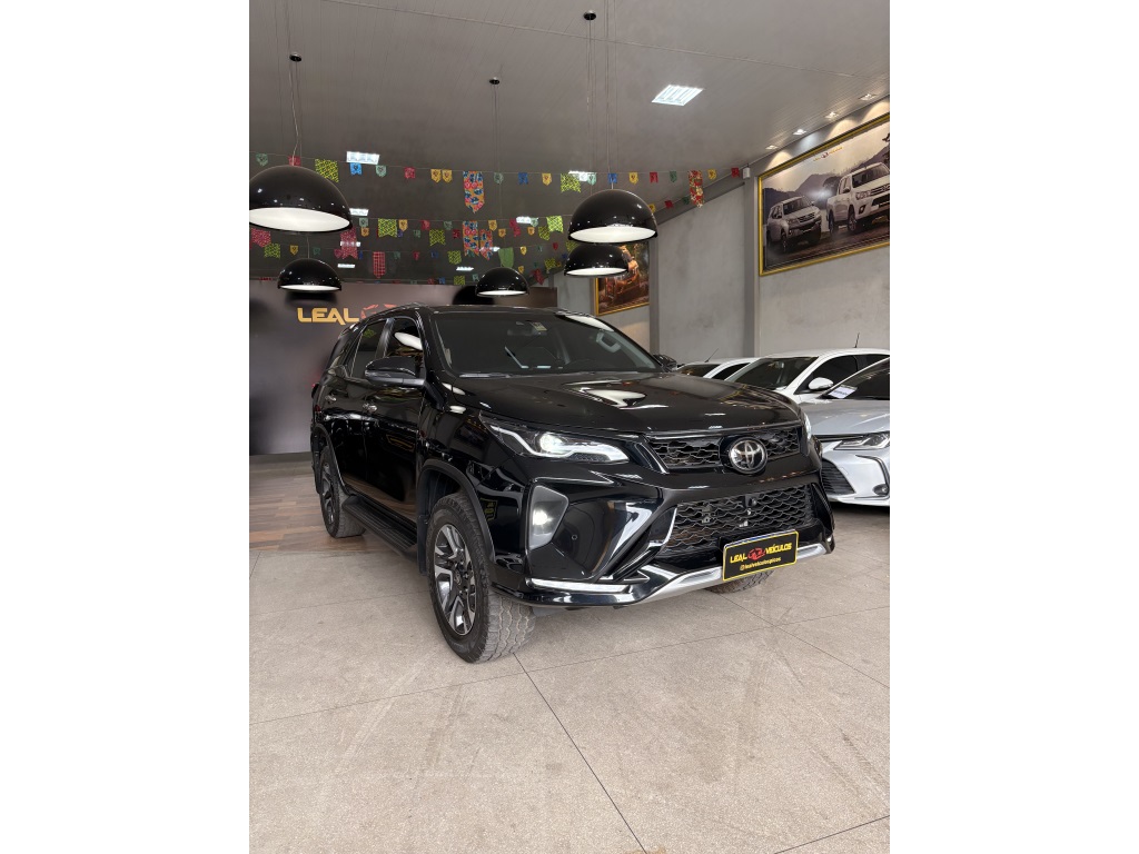 TOYOTA HILUX SW4