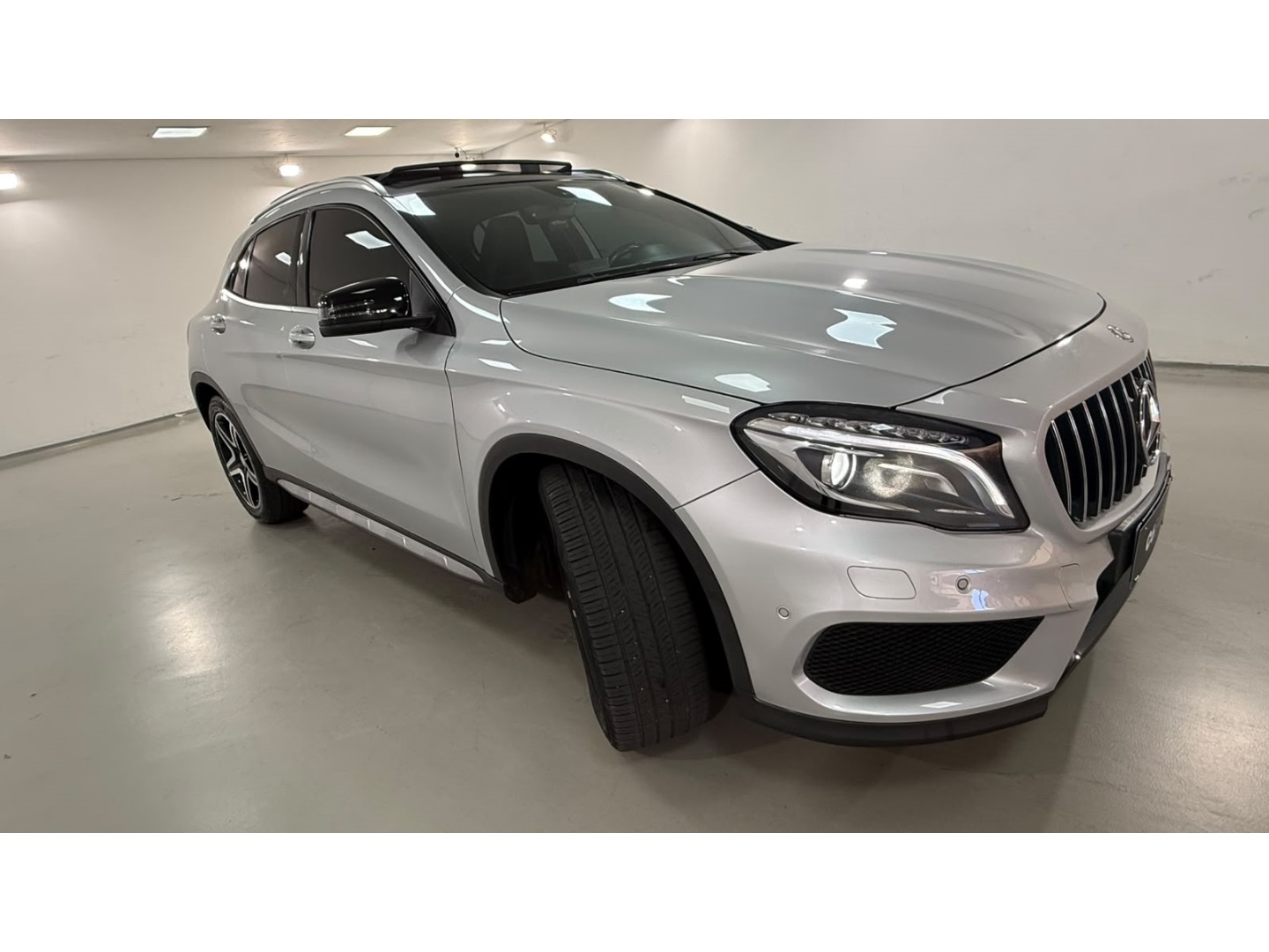 MERCEDES-BENZ GLA 250