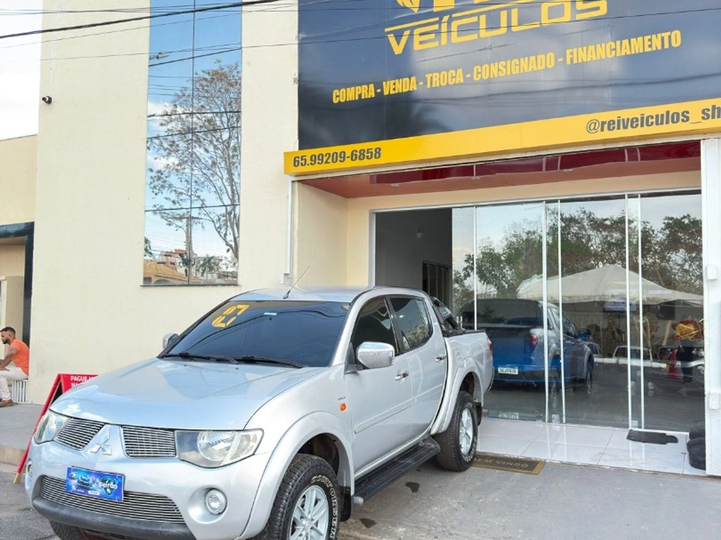 MITSUBISHI L200