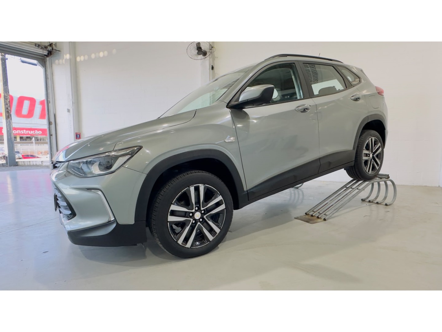 CHEVROLET TRACKER