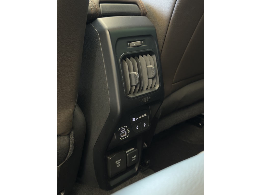 Jeep Commander 2.0 Td380 Turbo Diesel Overland - foto 10