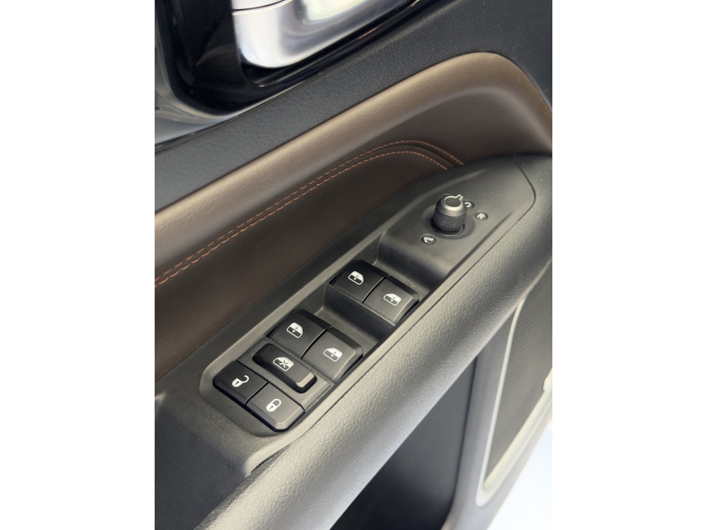 Jeep Commander 2.0 Td380 Turbo Diesel Overland - foto 13