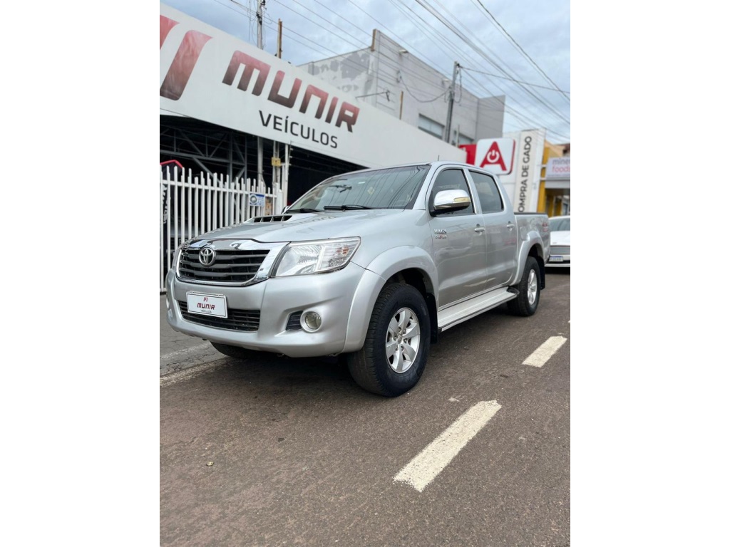 TOYOTA HILUX